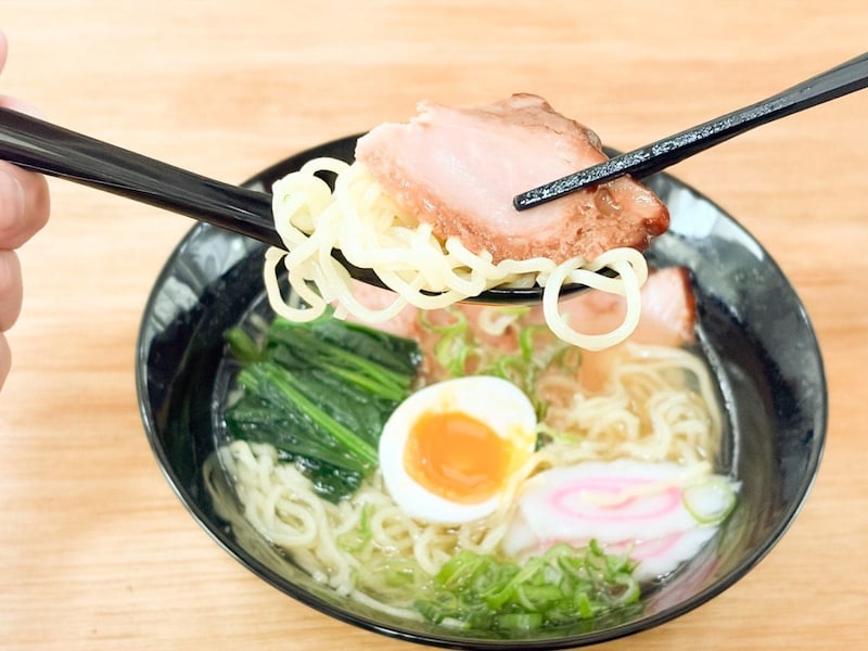 いくらチャーシューを食べても、一向にチャーシューがなくなる気配がない。これぞ家メシの極意です！