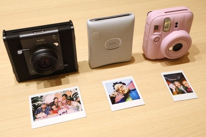 カメラ自体のビジュアルやプリントされる写真のサイズが異なる