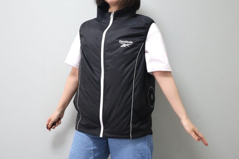両脇腹部分から首元に向かって風が通り抜けていくので、かなり涼しい