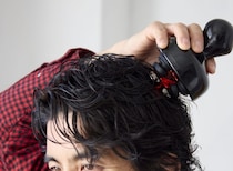 【夏の抜け毛対策】美容家が勧める最強スカルプケア！炭酸パック＆EMSがイケオジの正解／大人の価値向上研究所