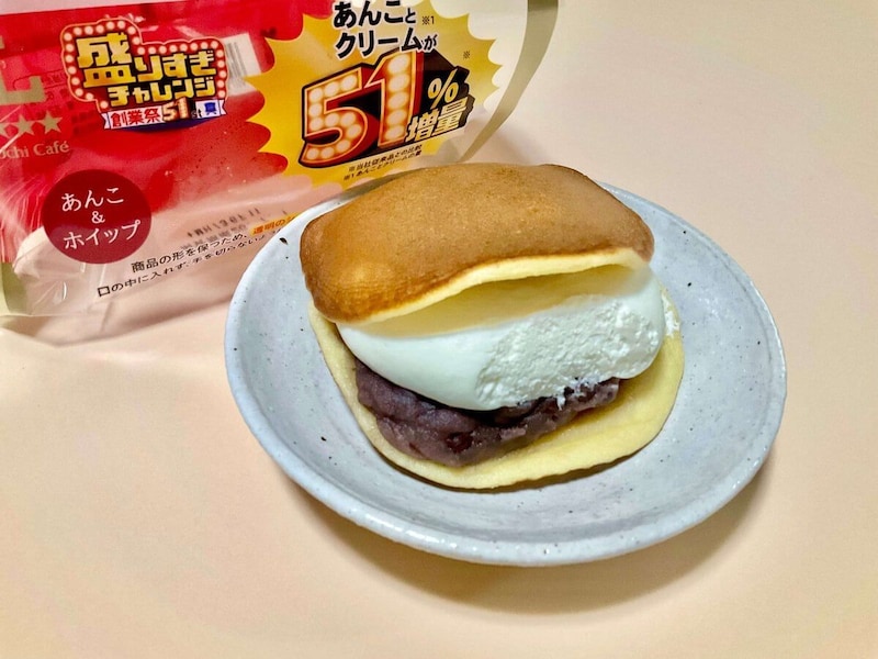 ローソン、盛りすぎ！どらもっち あんこ＆ホイップ