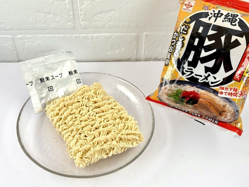 ヒガシフーズ
沖縄丸豚ラーメン