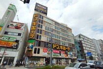 【実録レポ】ドンキにダメ出ししたら社内会議に呼ばれた！写真盛りすぎ問題を猛省!? 口コミで商品を改善する「マジボイス会議」に潜入