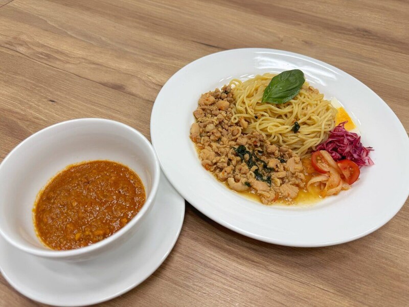 キーマカレー&ガパオのあいがけそば