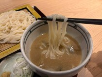 【てんやは麺も凄すぎ】開発3年の初登場「冷や汁うどん」ほか 夏の絶品ひんやり麺を実食！とろ〜り旨なす、鰹のたたき天ぷらに注目