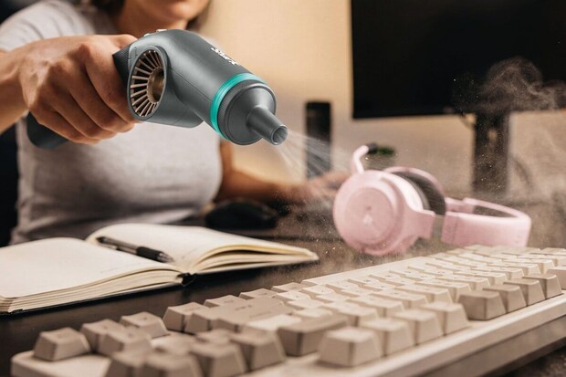 【最大50%オフ】シャークの小型コードレスブロワーが先行予約へ!屋内外で無双する傑作「ブラストボス」に注目