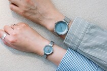【涼を感じるペアウォッチ】ベーリング「3万円台の傑作時計」に新色。アイスブルーは“北極の氷”を思わせる美しさ
