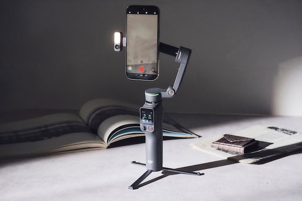 今年2026年5月に販売を開始したスマホ用ジンバル、DJIの「Osmo Mobile 8P」