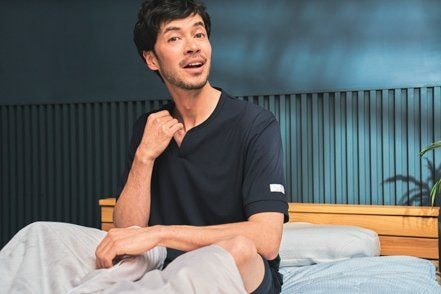 温度調節が容易なヘンリーネック