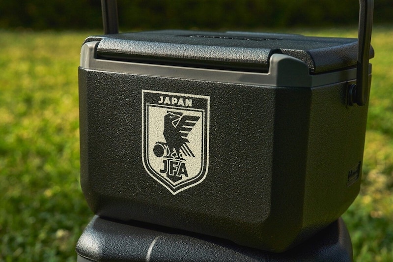 サッカー日本代表のエンブレムをデザイン!