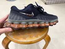 【エアマックスはついに“液体”の感覚へ】これが次世代モデル。ヤドクガエル着想のナイキ「エア リキッド マックス」をエディターが試し履き
