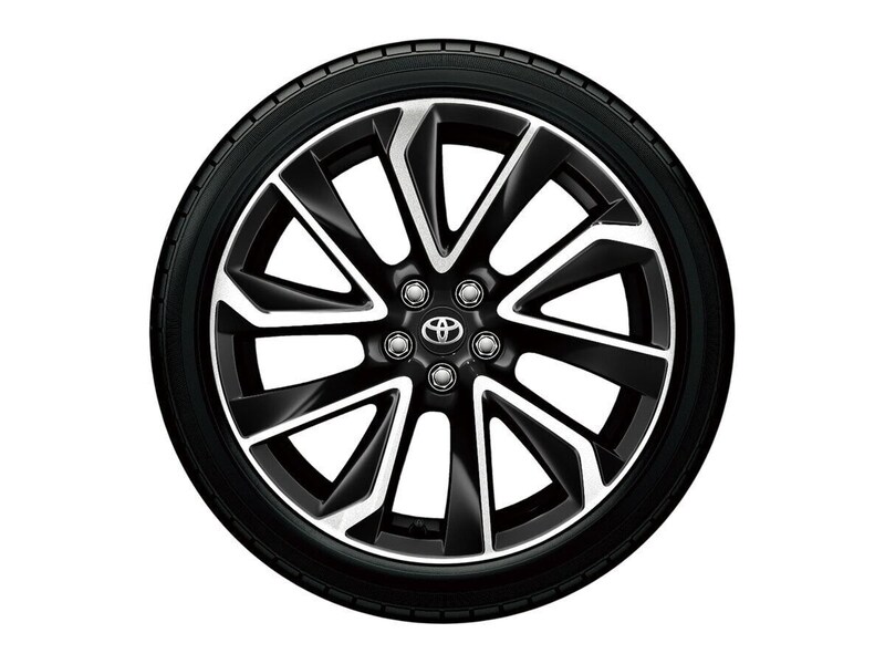 上級グレード「 G“ Z ”」に225/40R18タイヤと18×8Jアルミホイールを標準装備