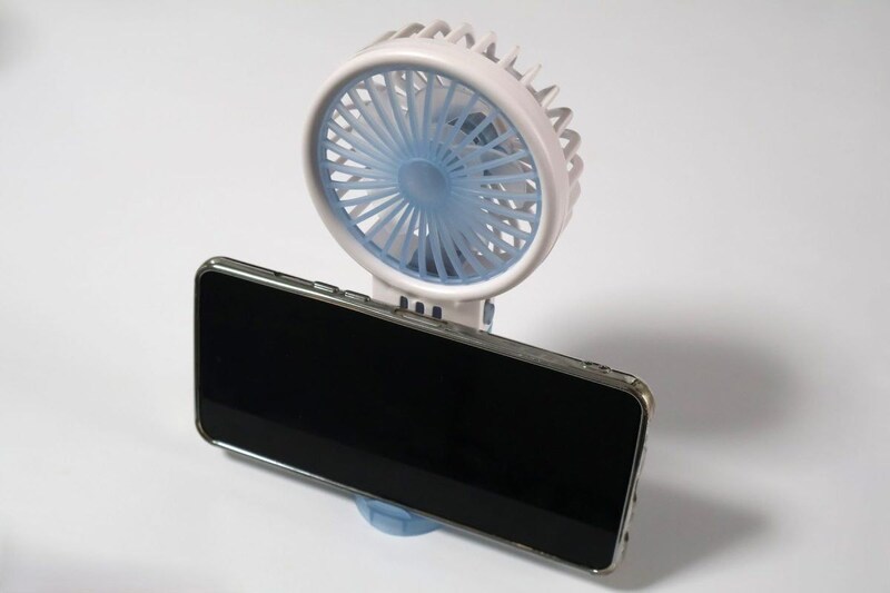スマホスタンドにもなる！