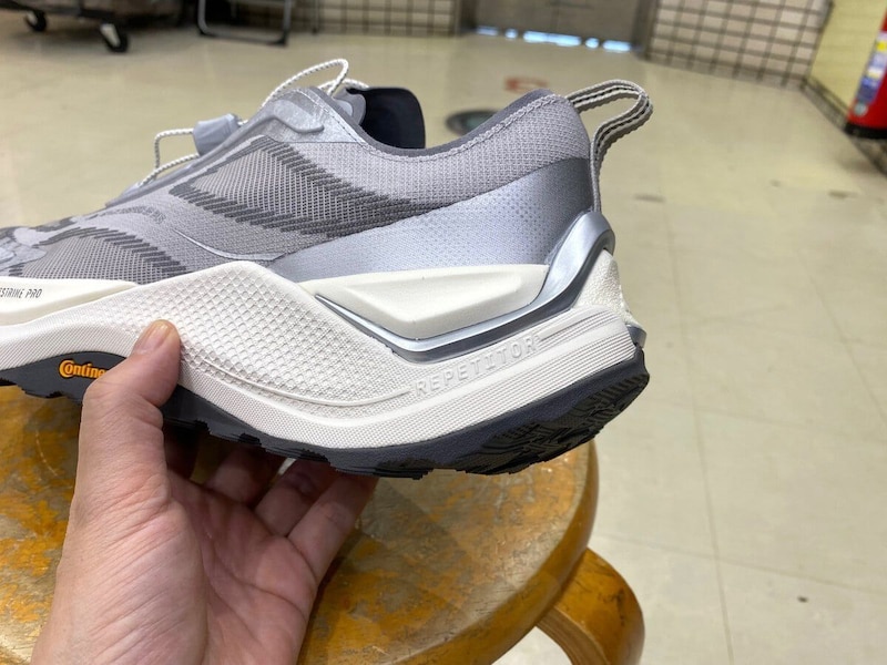 adidas HOLO PEAK