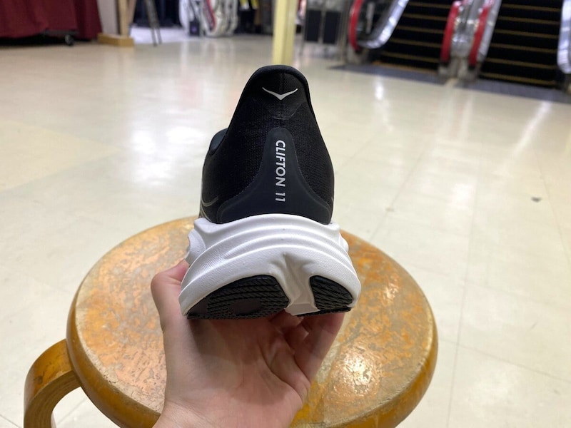 HOKA CLIFTON 11