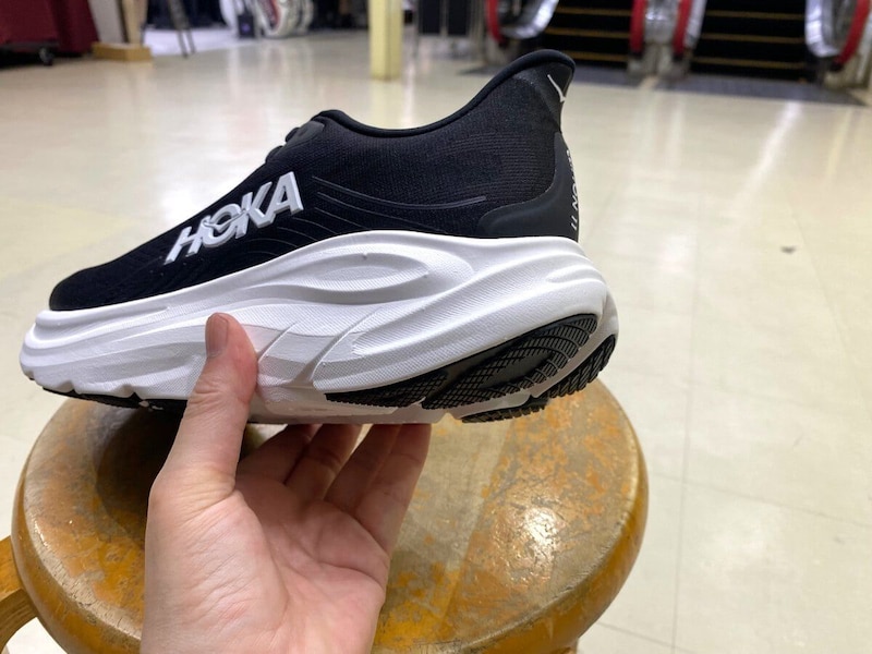 HOKA CLIFTON 11