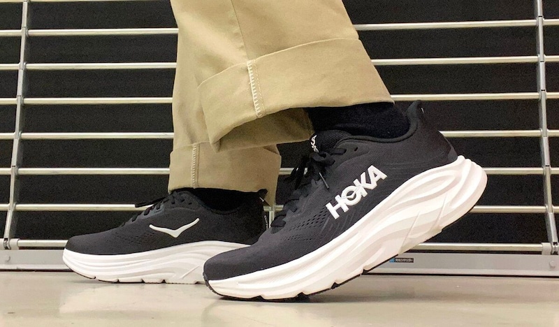 HOKA CLIFTON 11