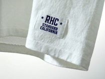 【普通のTシャツに飽きてない？】経年変化も楽しめる！スタンダード カリフォルニア×RHC ロンハーマンの別注フットボールTが“大人の夏”を救う