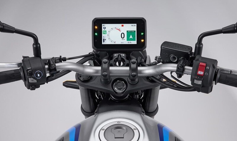 情報を見やすく表示する5インチフルカラーTFT液晶メーター