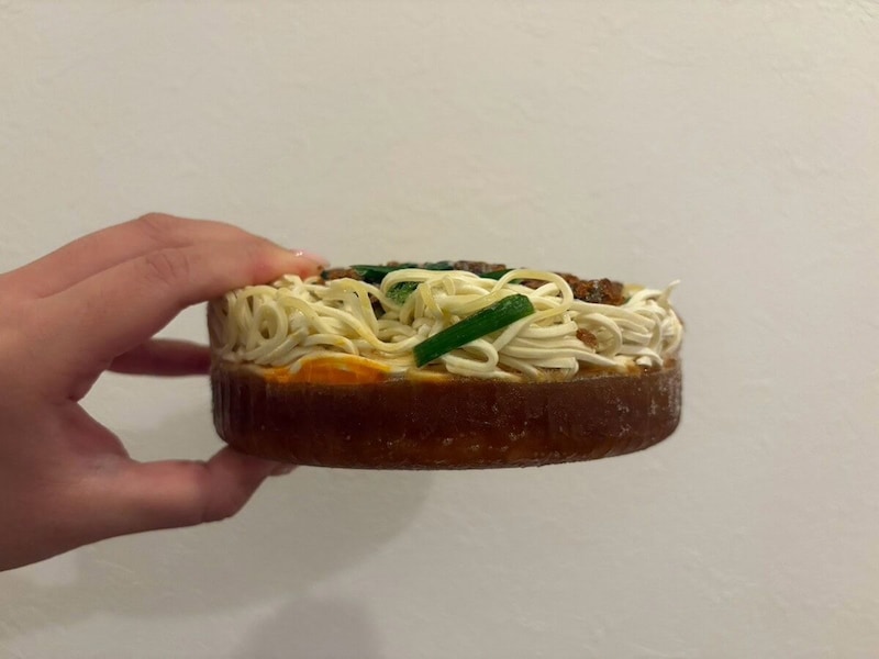 本シリーズと言えば……な「二段凍結（麺・スープ）」＆「三層構造（具材・麵・スープ）」も健在
