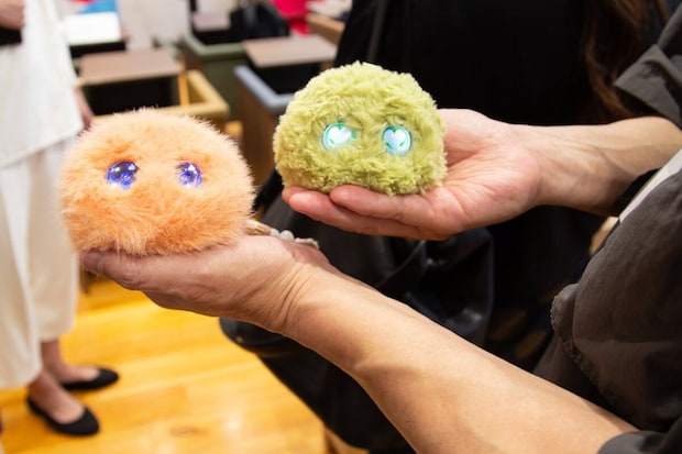 【昭和の漢も陥落!?】ただのぬいぐるみと思ったら大間違い！ヤバい進化を遂げた育成型AIペット「Fuzozo」にハートを奪われた