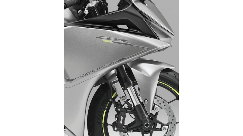 フロントサスペンションは、KYB（カヤバ株式会社）製の高剛性Φ41㎜の倒立カートリッジタイプを採用