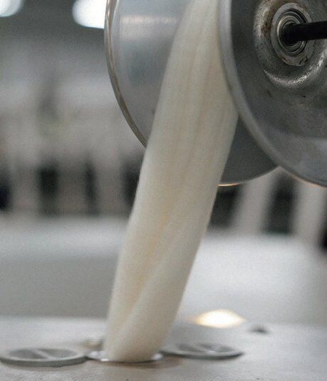 厳密な生産管理の下で生み出される「H1-TEX」