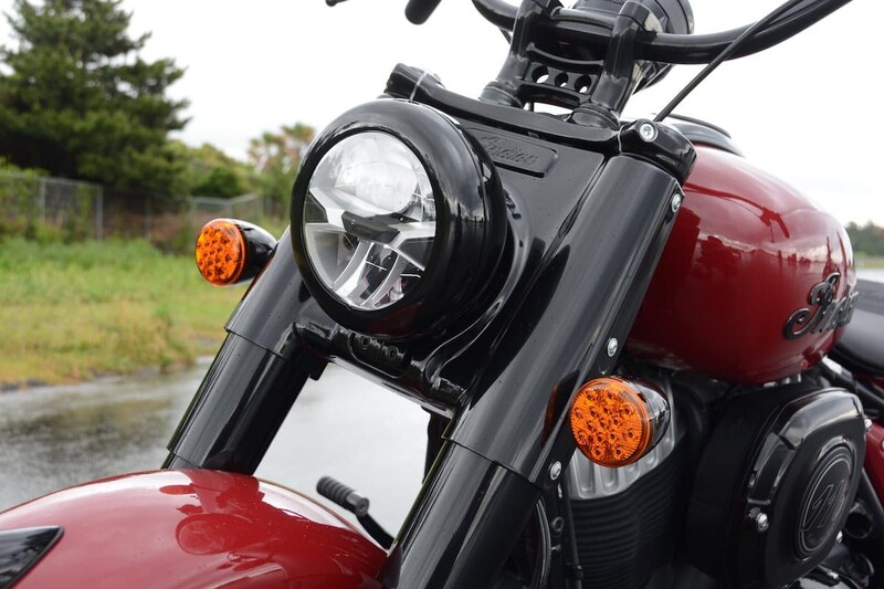 【300万円超の最高峰バイク】ハーレーの異端児&アメリカ最古!所有感を満たす「最新輸入二輪モデル」を乗り物ライターが試乗レポート