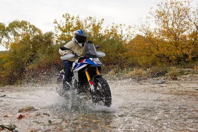 【手が届くBMW】“いつかはGS”を今すぐ叶える最終兵器！新型「F450GS」がミドルクラスのアドベンチャー界を席巻する