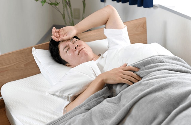 朝起きても疲れが取れてないワケ