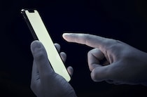 「便利すぎる」スマホの使い過ぎのリスクとは