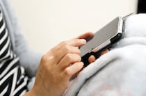 スマホ画面が反応しづらい場合の対処法