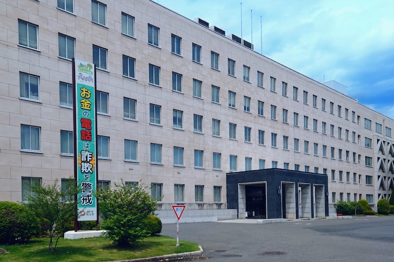 女子高生に金を渡し『性交』＆73日間【無断欠勤】　中学校教諭(49)懲戒免職　当該教諭は「所在不明」