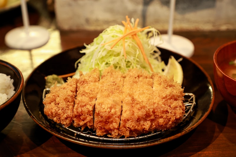 ”ベス豚グランプリ”金賞受賞の茨城ブランド豚肉「常陸の輝き」 サシ4%の濃厚旨味とんかつを堪能