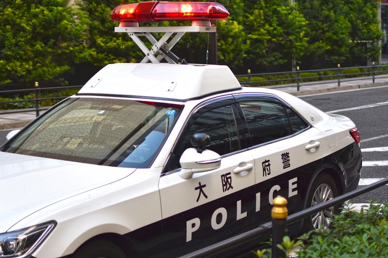 【マンション10階】から高校へ『陶器やスプレー缶』投げ込む　クレーマーの女(46)逮捕　女は「殺意を持って投げた」