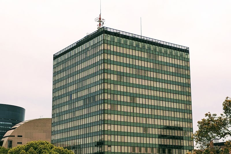 駐車場で『下半身露出』中学校教頭、大麻使用・小学校教師、【性的関係】を「しつこく聞いた」教諭などを懲戒処分