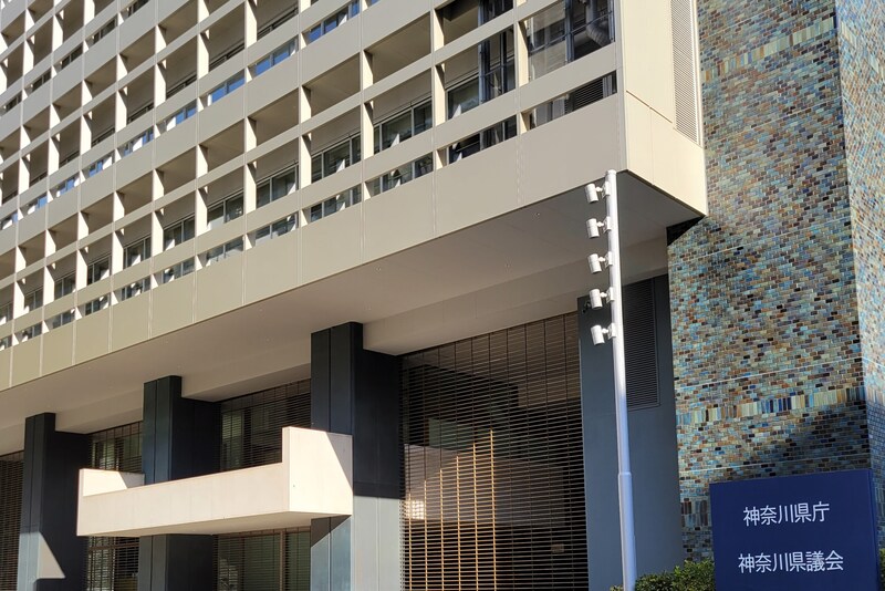 女子生徒の「スカート内・何度も盗撮」、電車内で【女性を繰り返し撮影】、スーパーで万引きなど…　「4人の教諭」を懲戒処分