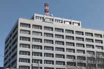 校長室で『勤務中に飲酒』　女性校長(57)停職処分　PTA総会や職員会議で【居眠り】も繰り返す…