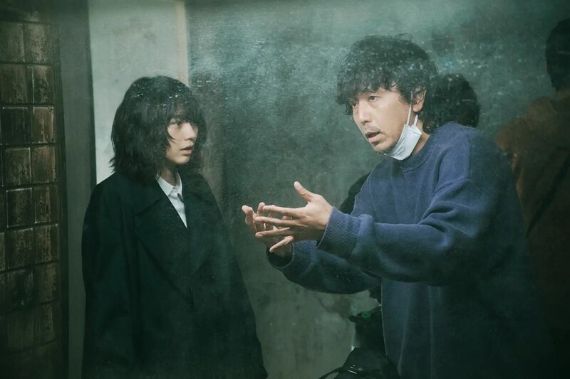 【のん】主演 『MISS KING / ミス・キング』第1話冒頭シーン公開! のん「ここまで笑顔を見せないキャラクターは初めて」