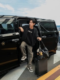 目黒蓮(Snow Man)ミラノへ出発！　【フェンディ(FENDI)】を纏って…　「成田国際空港」に登場！！