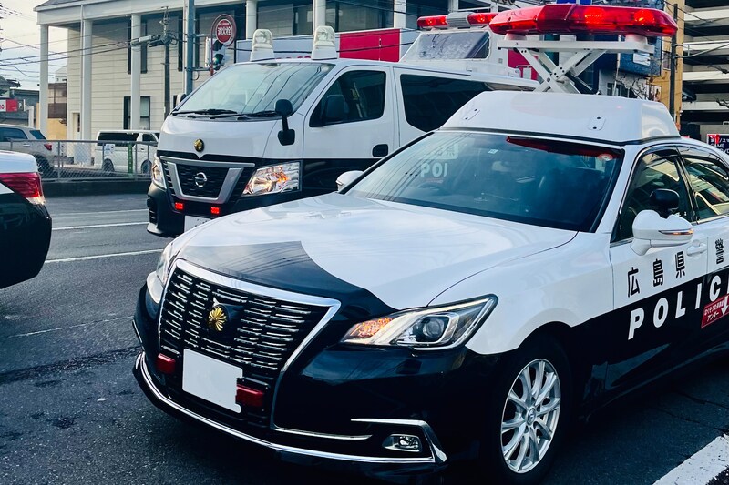 【女性3人】の『スカート内盗撮』 市立小学校教諭(27)逮捕 「通行人を暴行」して逃走も…