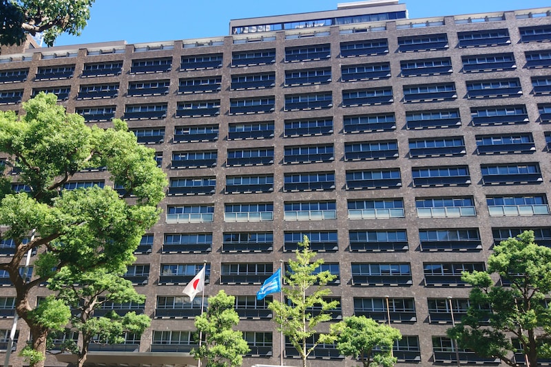 女性宅に『汚物』投げ入れ 市立中学校教諭(40)停職処分 教諭は「(被害女性が)好きだった…」