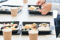 仕出し弁当食べた『21人発症』　「集団食中毒」発生・該当期間に522食販売　今後も【患者が増える可能性…】