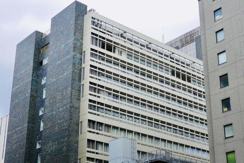 『女性との性交』ひそかに動画撮影、コンビニで「5回窃盗」　神奈川県職員2人【停職処分】