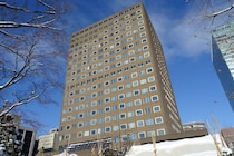 1年以上『生徒を大声で叱責』同僚教師にはパワハラ　女性教諭(50代)停職処分　被害生徒は「転校したい…」