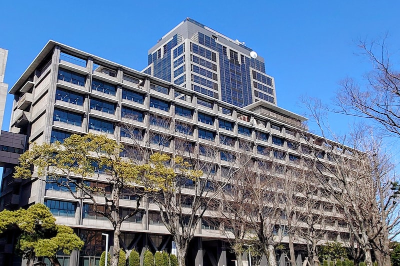 女子生徒を深夜まで『何度も車で連れ回す』　中学校教諭(32)懲戒処分　【わいせつ】女子校教諭も処分