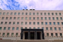 【多目的トイレ】で『女子生徒にわいせつ行為』　県立学校教師(64)懲戒免職　教師は「自制できなかった…」