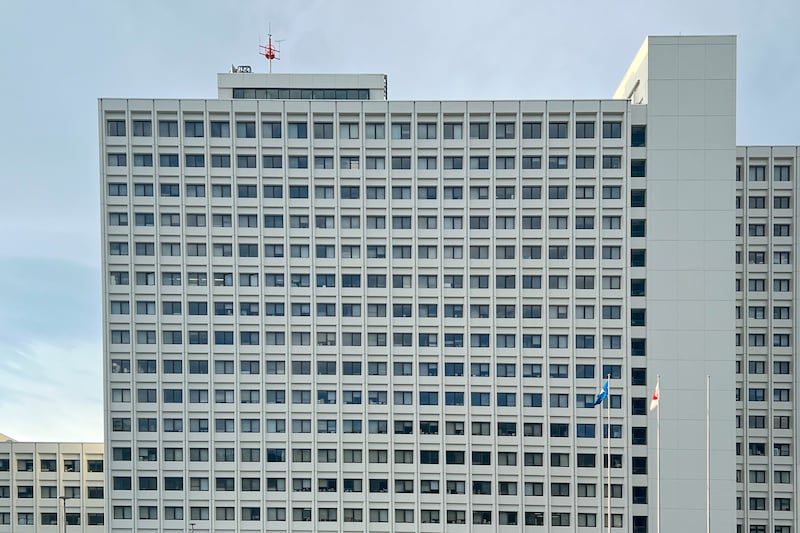 『無免許運転』で事故 教育委員会・男性職員逮捕 職員「私は無職です」