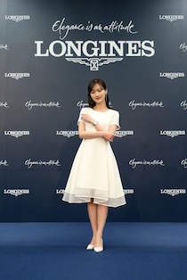 山下美月 来場！　『ロンジン アーカイブ展』　山下「より強い女性になるために格闘技を習いたい」