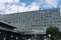 生徒を『自宅に連れ込み』わいせつ行為、部下の職員に【いきなりキス】　「男性教頭と教諭」懲戒処分